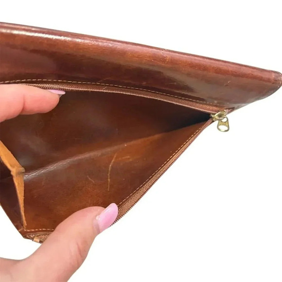 Vintage Coach Women’s Brown Leather Wallet - Luxury Logo Zipper Design - Picture 11 of 11